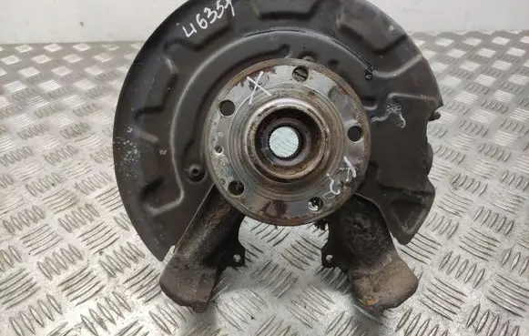 Volkswagen Golf VII Front wheel hub