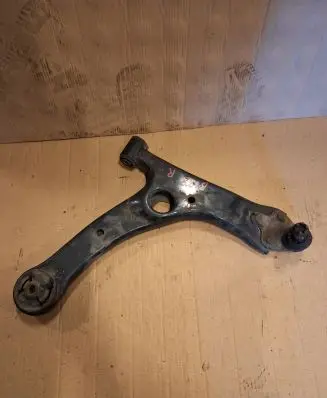Toyota Corolla Verso AR10 Front lower control arm/wishbone