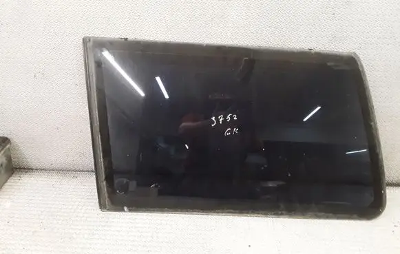 Nissan Terrano Rear side window