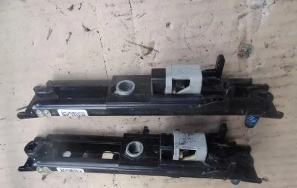 Opel Mokka Seat belt adjustment rail 13585757