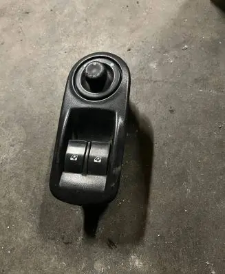 Renault Trafic II (X83) Electric window control switch 8200011867
