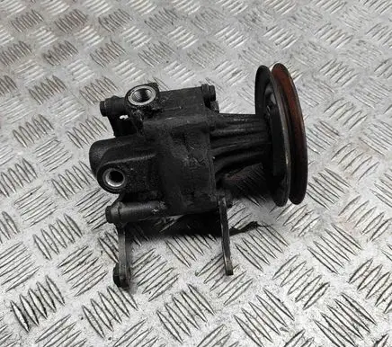 BMW 5 E34 Power steering pump