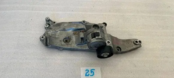 Ford S-MAX Generator/alternator bracket DS7Q8D611AH
