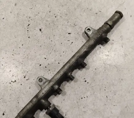 Renault Laguna II Fuel main line pipe 8200347176 0281002522