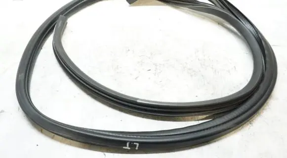 Mitsubishi Colt Trunk rubber seal (body) 