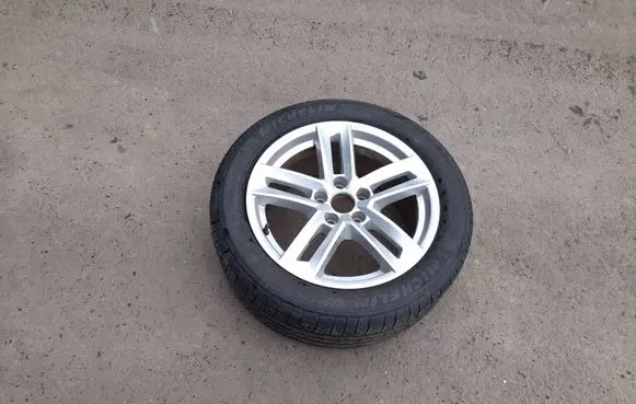Audi A4 S4 B9 R17 alloy rim 8W0601025E