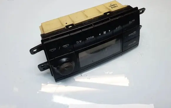 Mazda Premacy Climate control unit PB05CB82C
