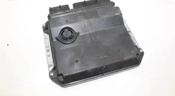 Toyota Auris E180 Engine control unit/module 8966102W61 MB2754008810