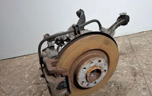 Rear wheel hub spindle/knuckle