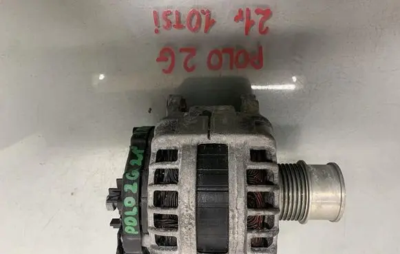 Volkswagen Polo VI Generator/alternator 05E903026R