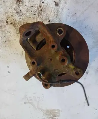 Volkswagen II LT Front wheel hub