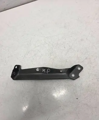 Nissan X-Trail T32 Fender mounting bracket 