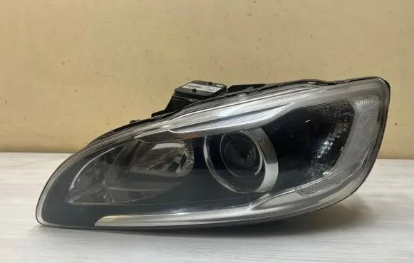 Volvo V60 Headlight/headlamp 31395902