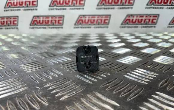 Sun visor clip/hook/bracket
