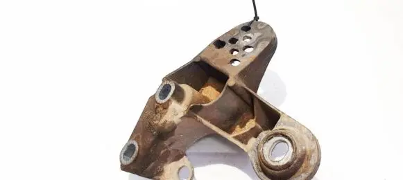 Audi A4 S4 B5 8D Engine mounting bracket 8d0199351h