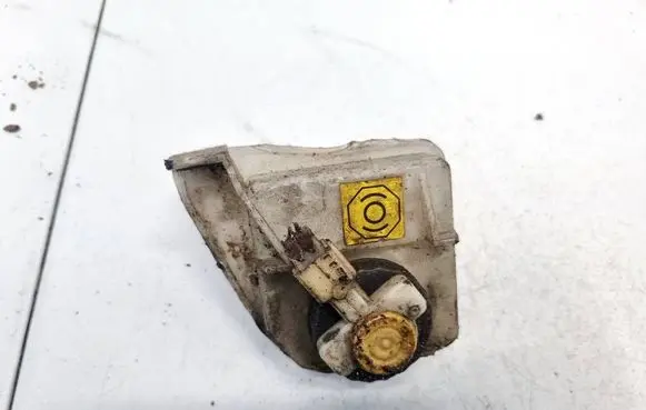 Brake fluid reservoir