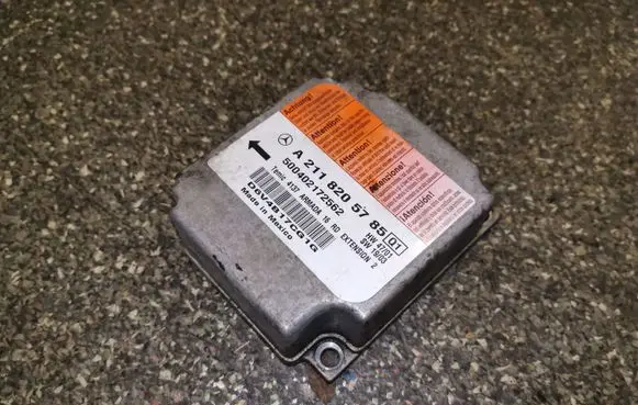 Mercedes-Benz E W211 Airbag control unit/module A2118205785