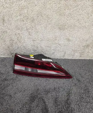 Opel Grandland X Tailgate rear/tail lights YP00016280 81670202