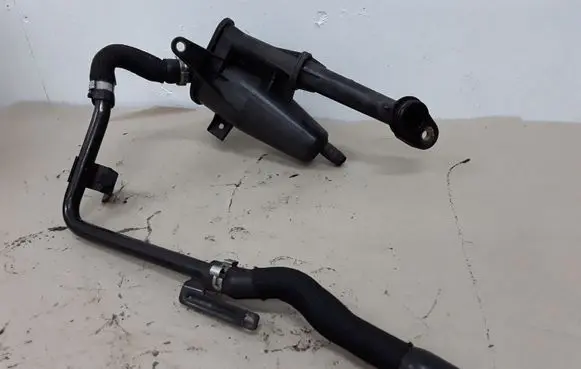Opel Insignia A Oil breather separator 565581915 55567249 70330351