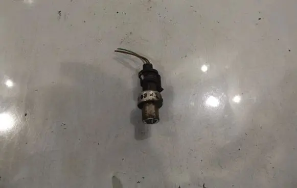 Renault Clio III Air conditioning (A/C) pressure sensor 7700417506