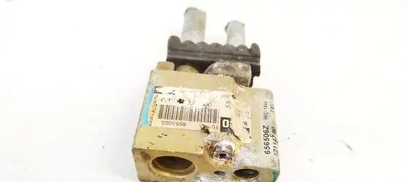 Volkswagen Golf IV Air conditioning (A/C) expansion valve 6N0820679A