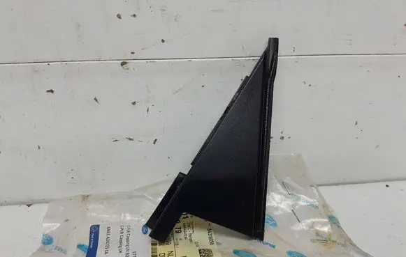 Ford Fiesta Rear door glass trim molding 8A61A24723CA 8A61A24723