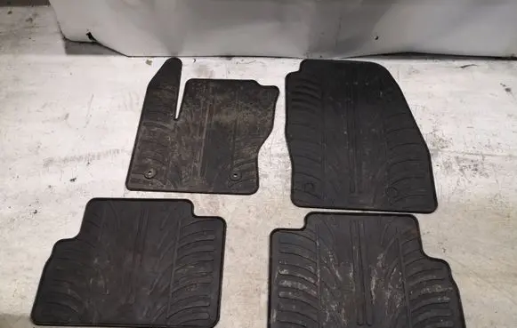 Ford C-MAX II Car floor mat set 