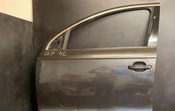 Audi Q7 4L Front door