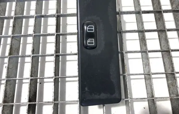 Mercedes-Benz Vito Viano W638 Electric window control switch