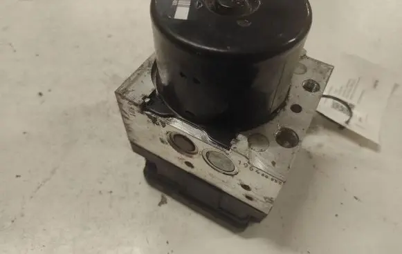 Volvo V70 ABS Pump P31261142 10021201514 7G9N2C405AC