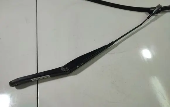 Ford Focus Front wiper blade arm 