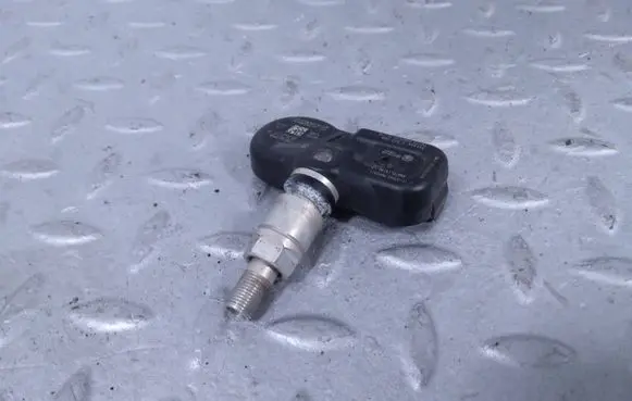 Infiniti QX80 Tire pressure sensor PMVC811 75105N0 3729APMVC811
