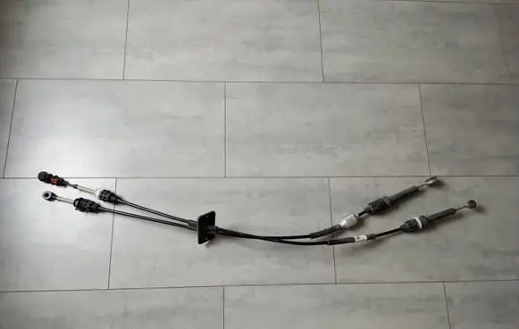 Gear shift cable linkage