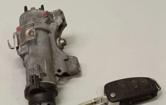 Audi A4 S4 B7 8E 8H Ignition lock 4B0905851N