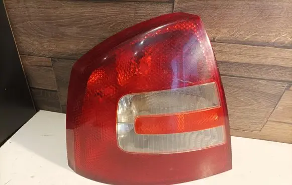 Skoda Octavia Mk2 (1Z) Rear/tail lights 1Z5945111A