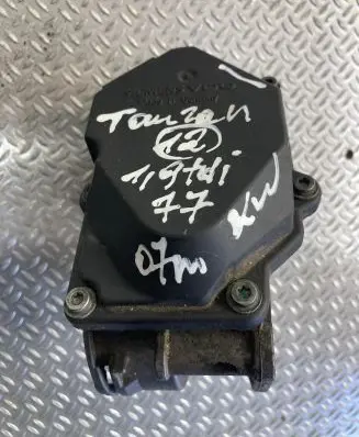 Volkswagen Touran I Throttle valve 03G128063A