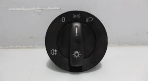 Volkswagen Golf VI Light switch
