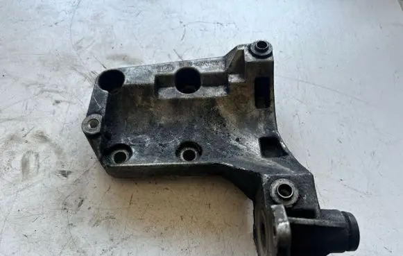 BMW 5 E39 A/C compressor mount bracket 64552247421