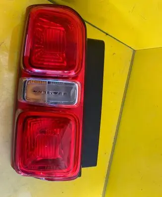 Peugeot Expert Rear/tail lights 9808243080