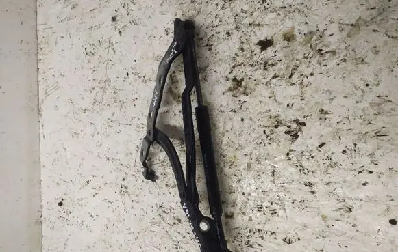 Volvo S40 Tailgate/trunk/boot hinge