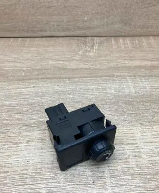 Nissan Almera Tino Wing mirror switch