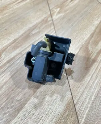 Opel Insignia A Turbo solenoid valve 55573362