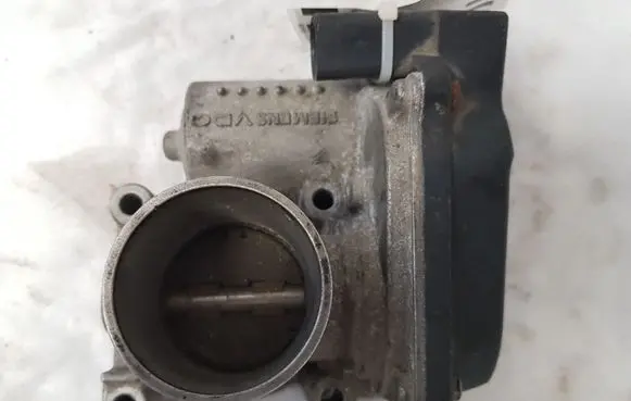 Volkswagen Polo Throttle valve 03C133062B A2C53030790