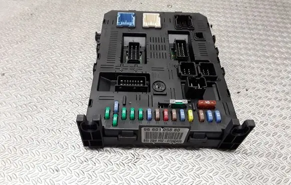 Peugeot 607 Comfort/convenience module 9660105680 BSI2004H02 01090405