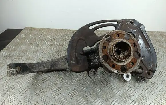 Mercedes-Benz SL R231 Front wheel hub 2310801