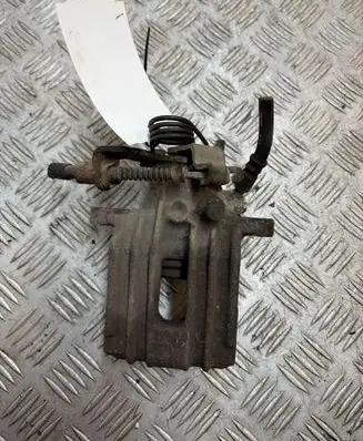 Volkswagen PASSAT B6 Rear brake caliper 