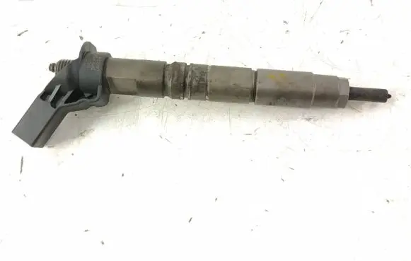 Mercedes-Benz S W221 Fuel injector 6420701187 A6420701187