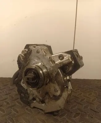 Volvo V70 Fuel injection high pressure pump 0445010043 8689591 053130