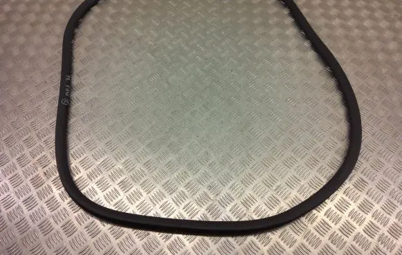 Opel Mokka X Front door rubber seal