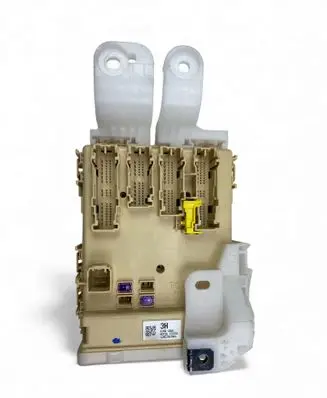 Toyota Auris E180 Fuse box set 8922102331